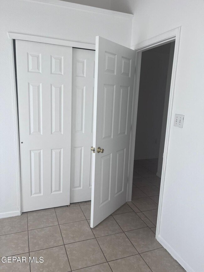 Building Photo - 14061 Tierra Leona Dr