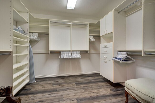 Building Photo - 9600 Colbert Cove