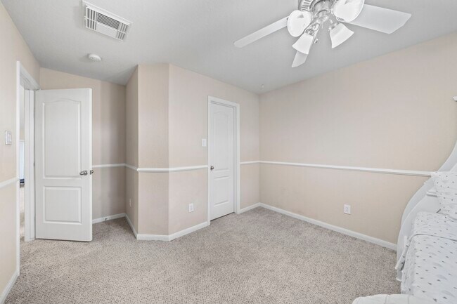 Building Photo - 9431 Thurber Ridge Dr