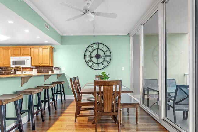 Building Photo - 1524 W Beach Blvd