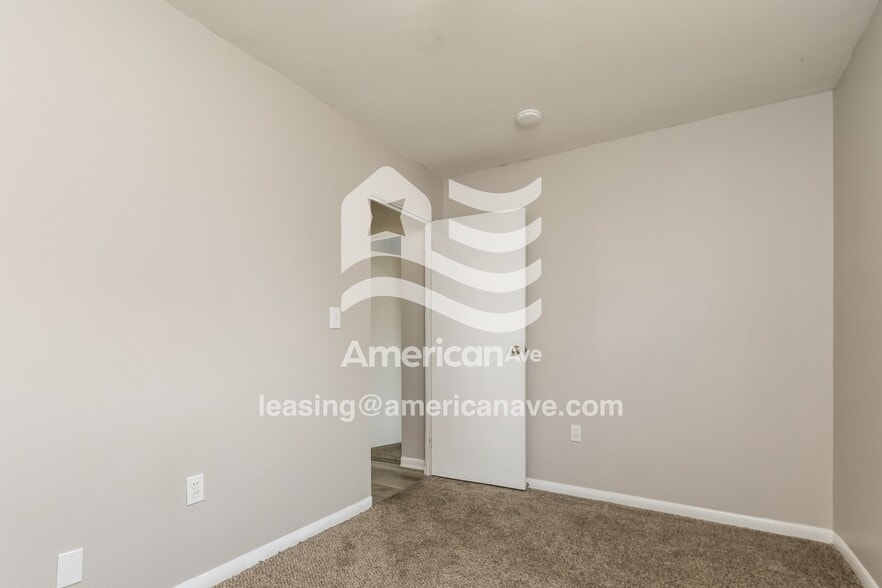 Building Photo - 3844 Lori Sue Ave