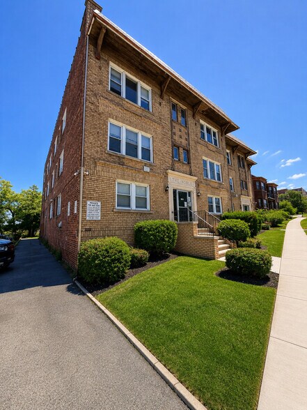Building Photo - Noble Apartments