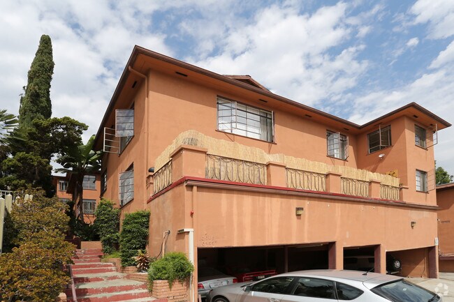 Building Photo - 10945 Roebling Ave