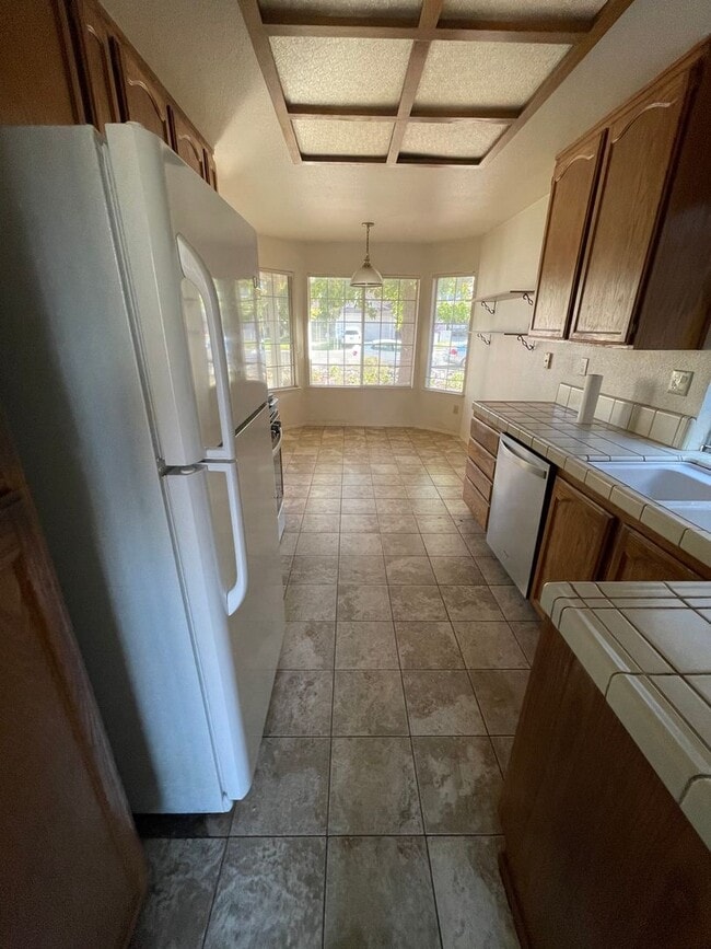 Building Photo - 604 Hovey Way