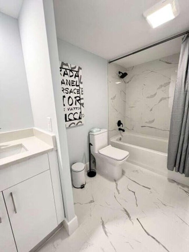 Building Photo - 118 1st Terrace