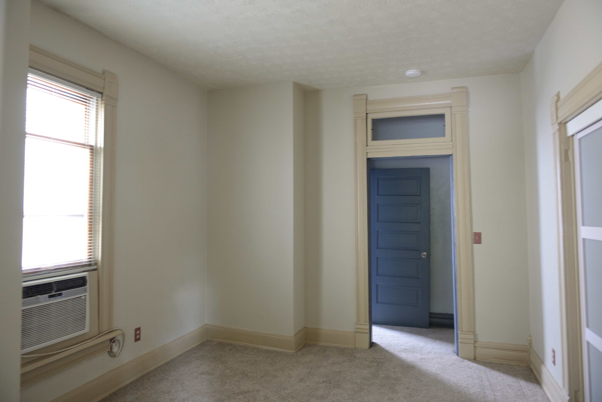 Building Photo - 804 Summit St
