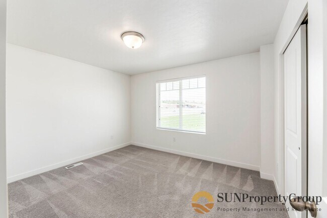 Building Photo - Beautiful Newer Home In Great Lehi Location!!
