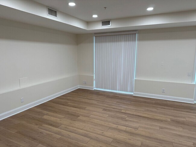 Building Photo - Nob Hill 2 Bedroom 2 Bath renovated Condo in Manayunk for rent $2,495/month