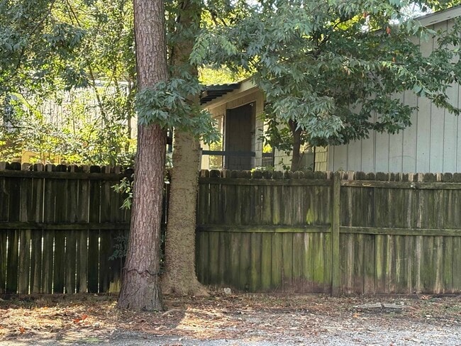 Building Photo - 343 N McLean Blvd