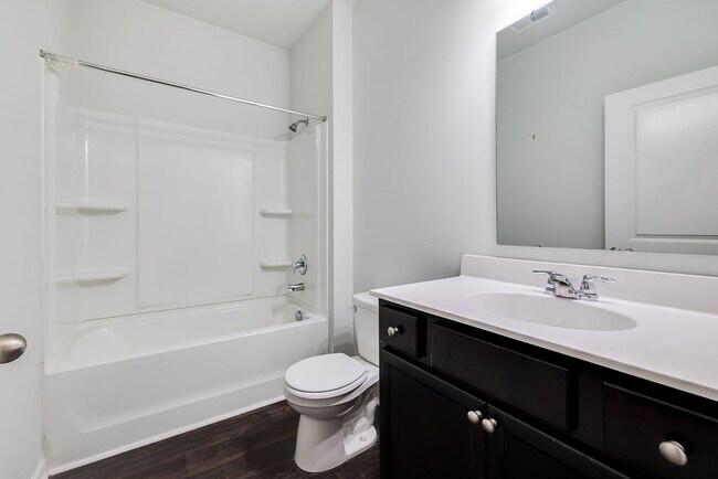 Building Photo - Stylish 4-Bed 2 Bath Ranch Home with Moder...