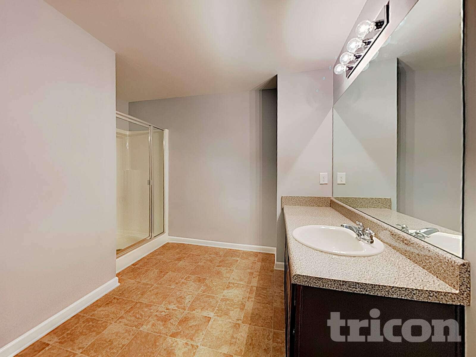 Building Photo - 3323 Lowland Dr