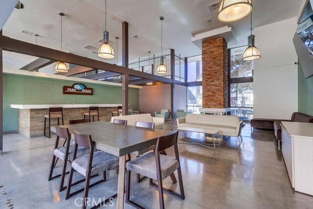 Building Photo - 5585 E Pacific Coast Hwy