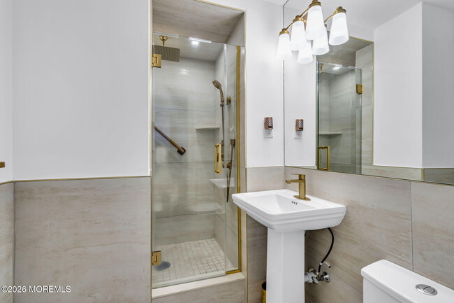 Building Photo - 28 Riverside Ave