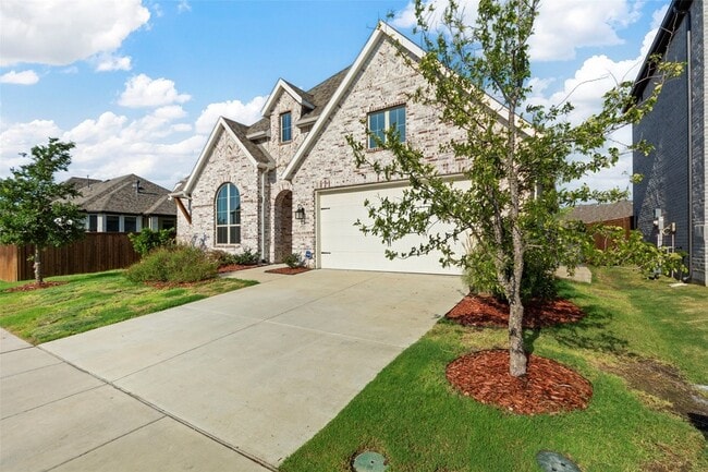 Building Photo - 2025 St Andrews Dr