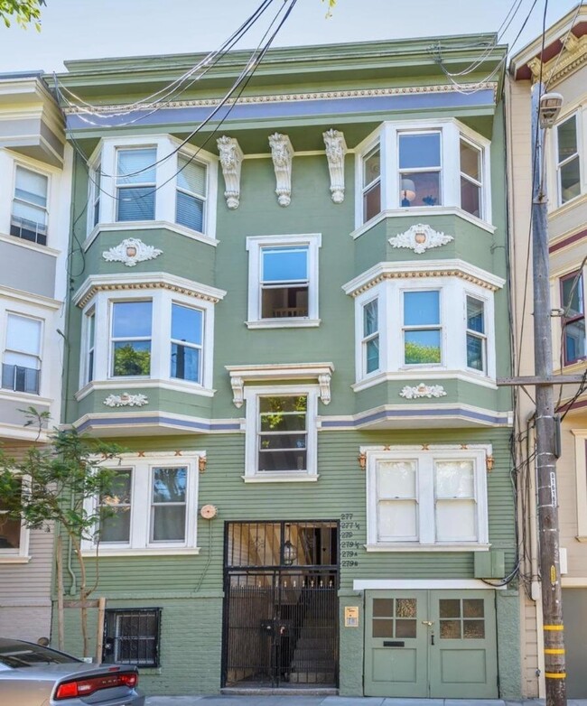 Building Photo - 279 1/2 Clinton Park