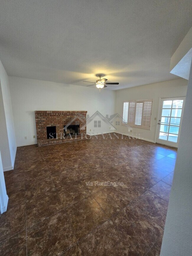 Building Photo - 4314 E Silverwood Dr