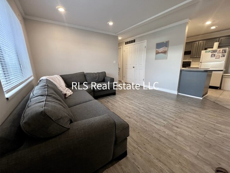 Building Photo - 1541 Riverside Ave