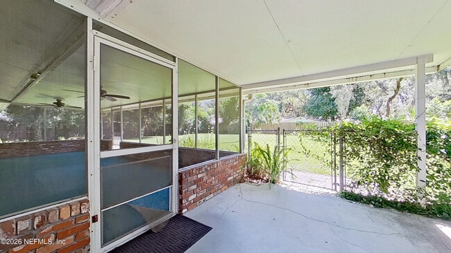 Building Photo - 1301 Kings Rd