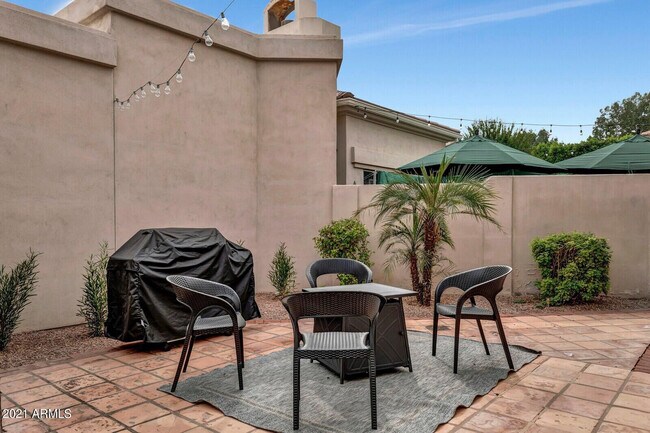 Building Photo - 7773 E Stallion Rd