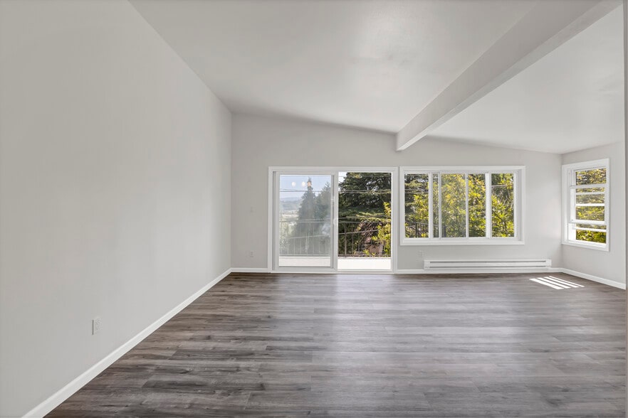 Building Photo - 10607 Des Moines Memorial Dr S