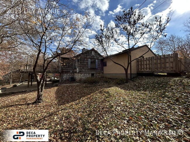 Building Photo - 2013 Lily Ave