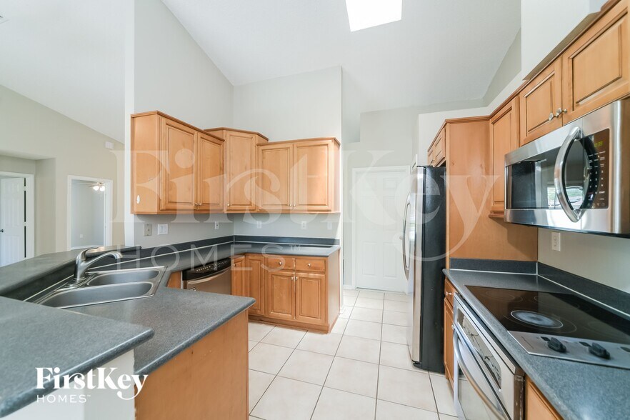 Building Photo - 839 Mendoza Dr