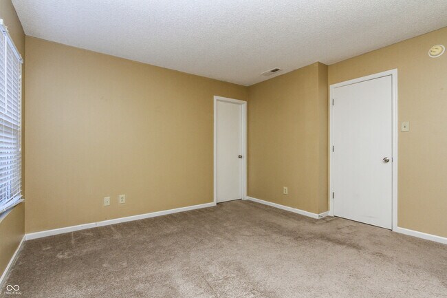Building Photo - 1766 Blue Grass Pkwy