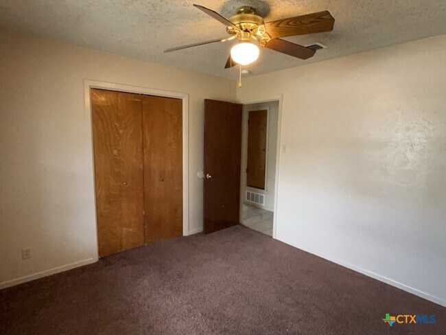 Building Photo - 1502 Linda Ln