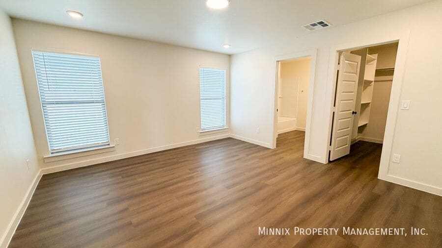 Building Photo - 1202 Cottonwood Ave