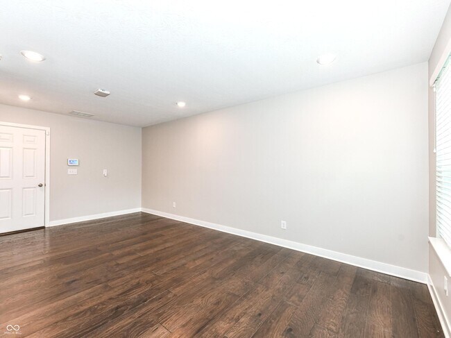 Building Photo - 1559 Bellefontaine St