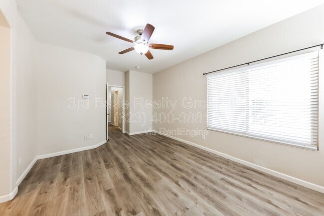 Building Photo - 2723 S 156th Dr