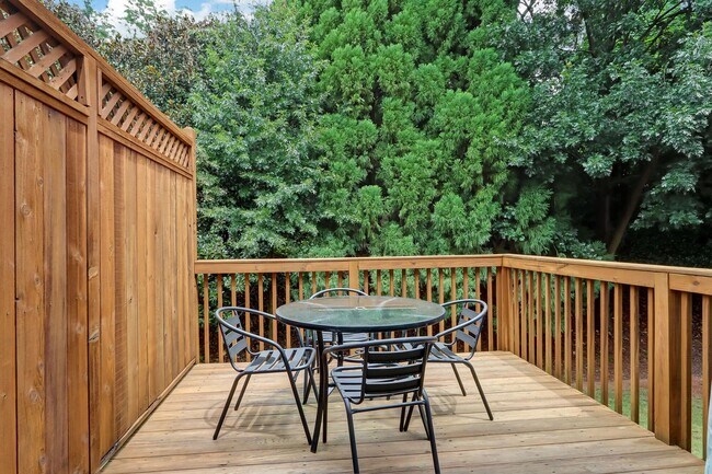 Building Photo - 3 bdrm, 3.5 bath Townhome on the Beltline in Grant Park!