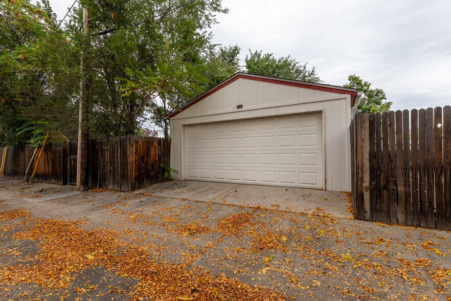 Building Photo - 4591 Wyandot St