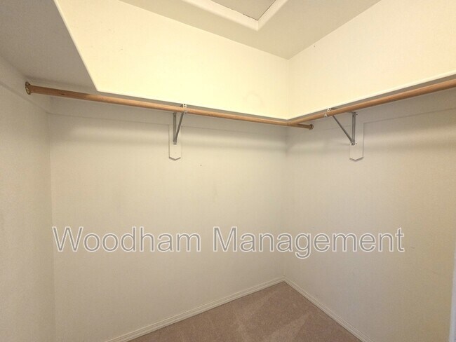 Building Photo - 2940 W Villard St
