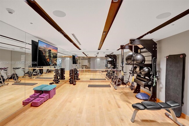 Building Photo - 900 Biscayne Blvd