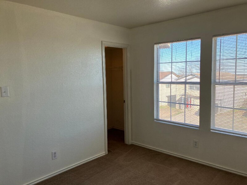 Building Photo - 9910 Amber Ledge