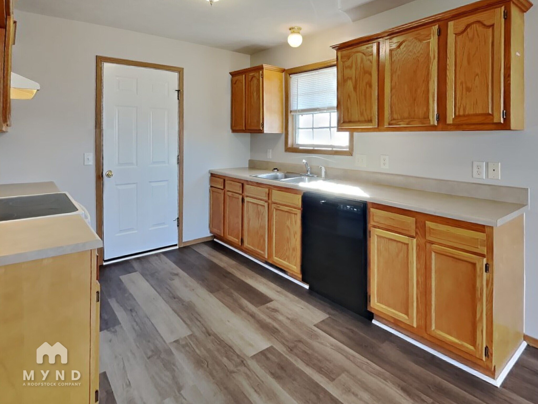 Building Photo - 539 N Century Ave