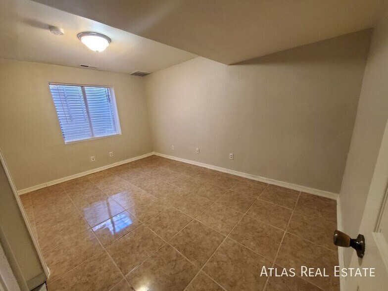 Building Photo - 4188 Ascendant Dr
