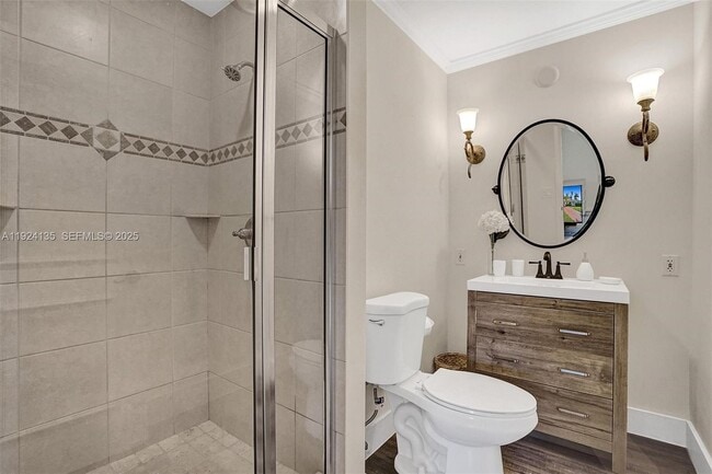 Building Photo - 2106 NE 16th Ave