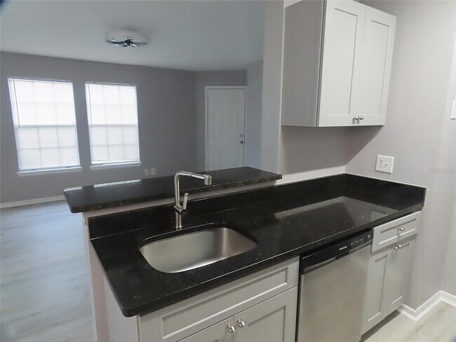 Building Photo - 5986 Westgate Dr