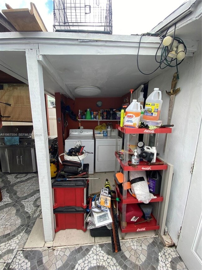 Building Photo - 398 E 56th St