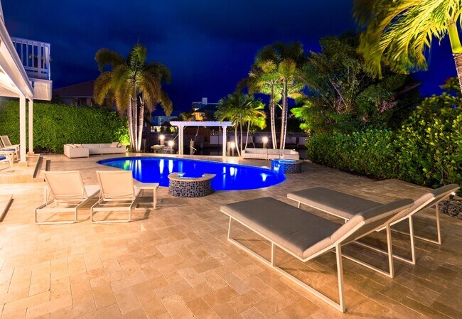 Building Photo - 3001 Jasmine Ct