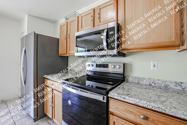 Building Photo - Centrally Located in El Mirage