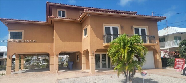 Building Photo - 51 W Plaza Del Lago