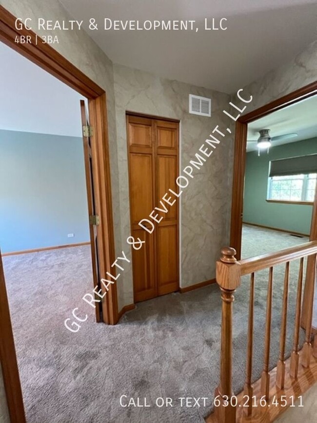 Building Photo - ***MUST SEE! 4 BDRM / 2.5 BTH / LARGE CORN...