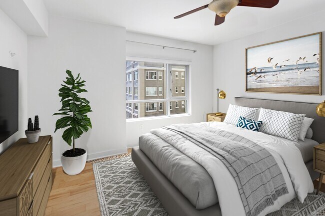 Building Photo - Modern West-Facing Condo with Spectacular Views and Prime Location in Hillcrest, San Diego