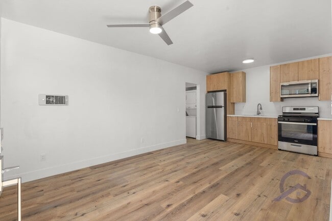 Building Photo - Completely Renovated Ocean Beach 1 Bed/1 B...
