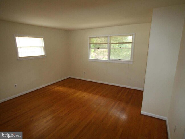 Building Photo - 1103 Roberta Ct