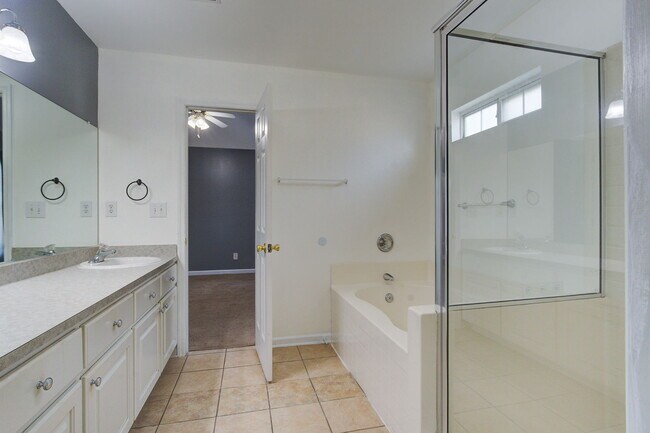 Building Photo - 7856 High Maple Cir