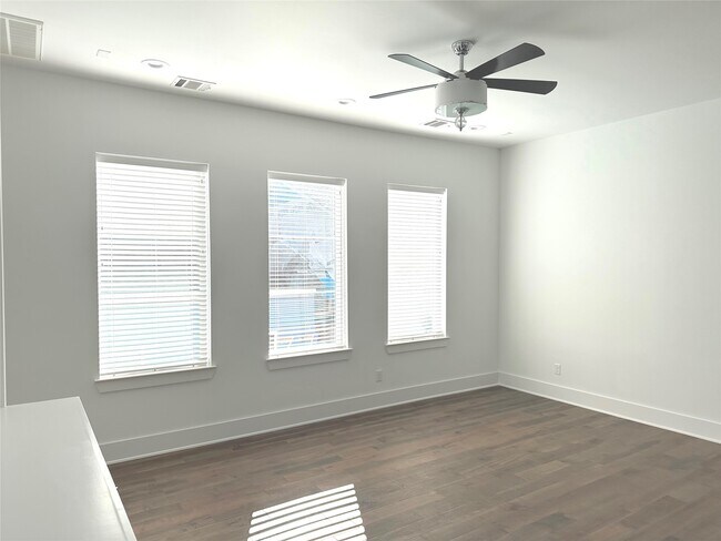 Building Photo - 4317 Koehler St